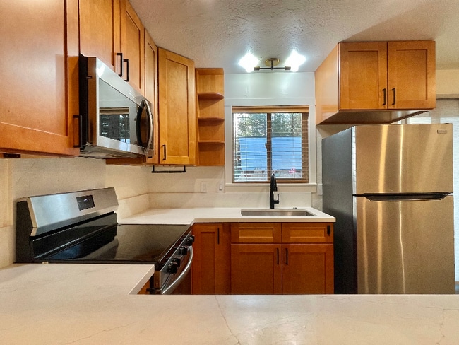 1180 Herbert Ave in South Lake Tahoe, CA - Building Photo - Building Photo