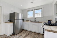 215 Webster Ave photo'