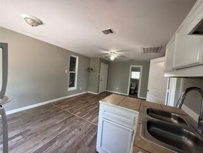 2013 Eubanks St in Houston, TX - Building Photo - Building Photo