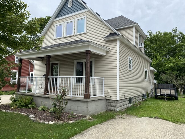 444 College Ave
