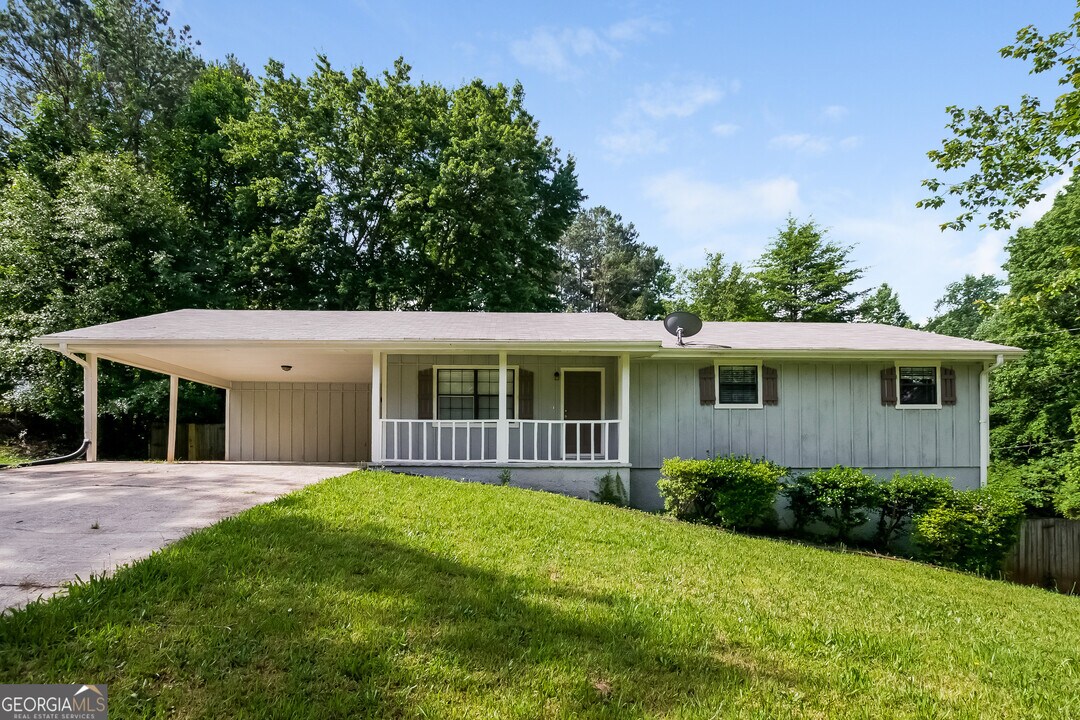 4554 Cresant Ln in Douglasville, GA - Building Photo
