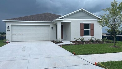 1543 Jessica Blvd in Winter Haven, FL - Foto de edificio - Building Photo