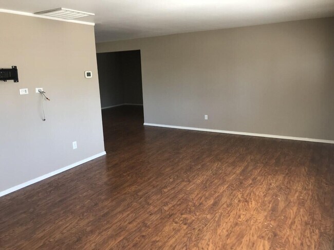 7811 Cielo Vista Dr in El Paso, TX - Building Photo - Building Photo