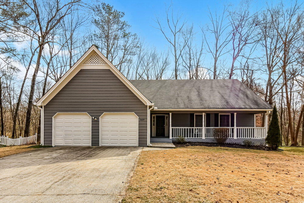 2437 Country Lake Ln in Powder Springs, GA - Building Photo