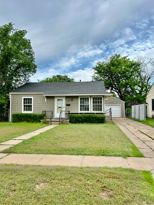 property at 4112 S Hughes St