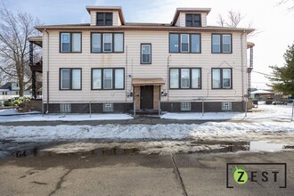 90 Catherine St in River Rouge, MI - Building Photo - Interior Photo