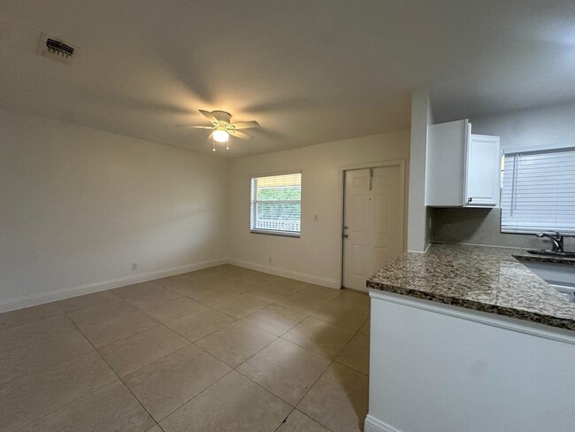 2640 NE 8th Ave in Wilton Manors, FL - Building Photo - Building Photo