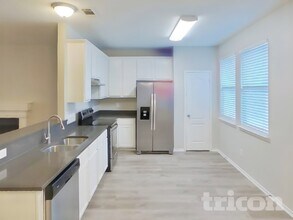 207 Moonlight Dr in Red Oak, TX - Building Photo - Building Photo