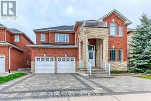 2591 North Ridge Trail in Oakville, ON - Building Photo