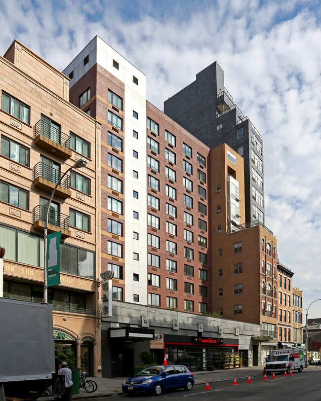 Nolita Place in New York, NY - Foto de edificio - Building Photo