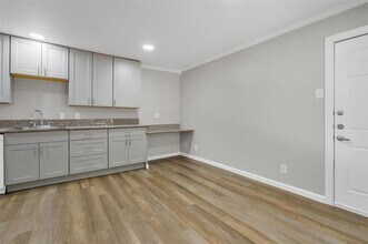 5727 Richmond Ave in Dallas, TX - Building Photo - Building Photo