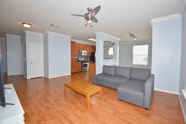 1711 Old Spanish Trl, Unit 405 in Houston, TX - Foto de edificio - Building Photo