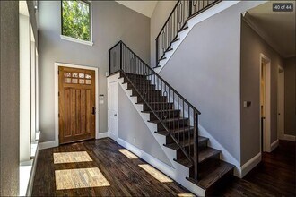 10532 Barrywood Dr in Dallas, TX - Building Photo - Building Photo