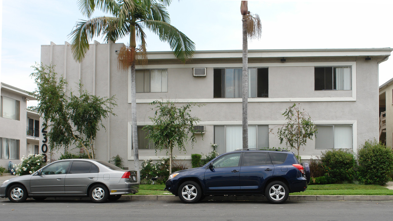 2303-2311 Merton Ave in Eagle Rock, CA - Foto de edificio