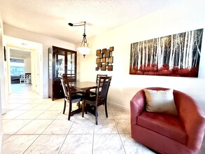 10 Kent A in West Palm Beach, FL - Building Photo - Building Photo