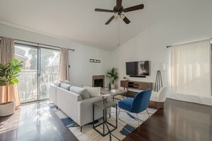 3758 Tanglewilde St in Houston, TX - Building Photo