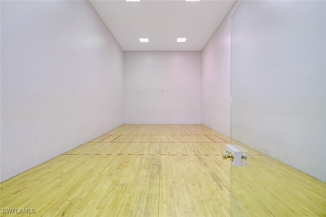 property at 1195 Wildwood Lakes Blvd