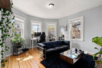 170 Allston St, Unit 2 in Providence, RI - Foto de edificio - Building Photo