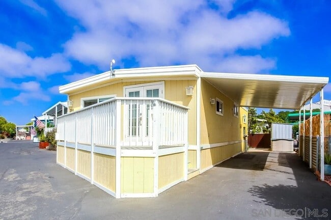 314 Channel Ln in Oceanside, CA - Building Photo - Building Photo