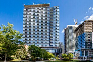 19-1819 Western Battery Rd in Toronto, ON - Building Photo