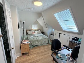 72 College Ave, Unit 2 in Somerville, MA - Building Photo - Building Photo