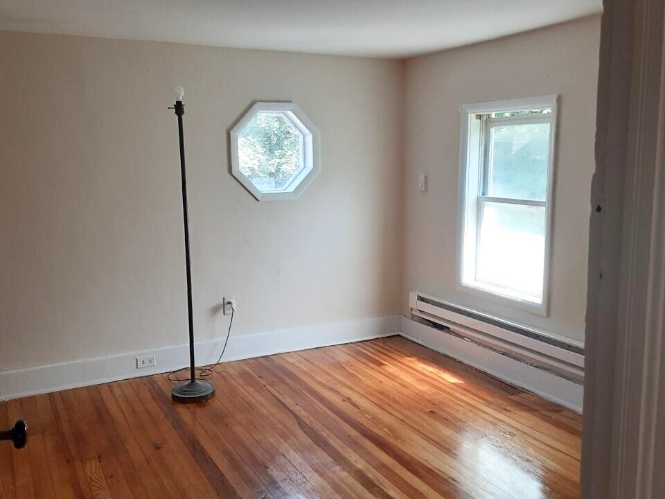 247 Sprague Ave, Unit 2 in Liberty, NY - Building Photo