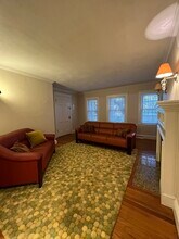 162 East Side Pkwy in Newton, MA - Building Photo - Building Photo