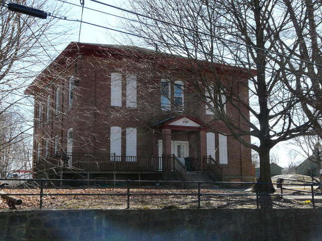 139 Boswell Ave in Norwich, CT - Foto de edificio - Building Photo