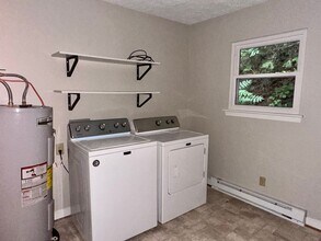 238 Sunset Ave in Charlottesville, VA - Building Photo - Building Photo