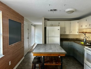 1115 N Texas St in Deridder, LA - Building Photo - Building Photo