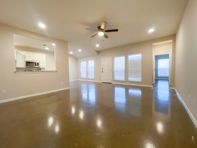 108 W Windmill Way in Robinson, TX - Foto de edificio - Building Photo