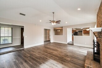 8930 Irongate Dr in Jacksonville, FL - Foto de edificio - Building Photo