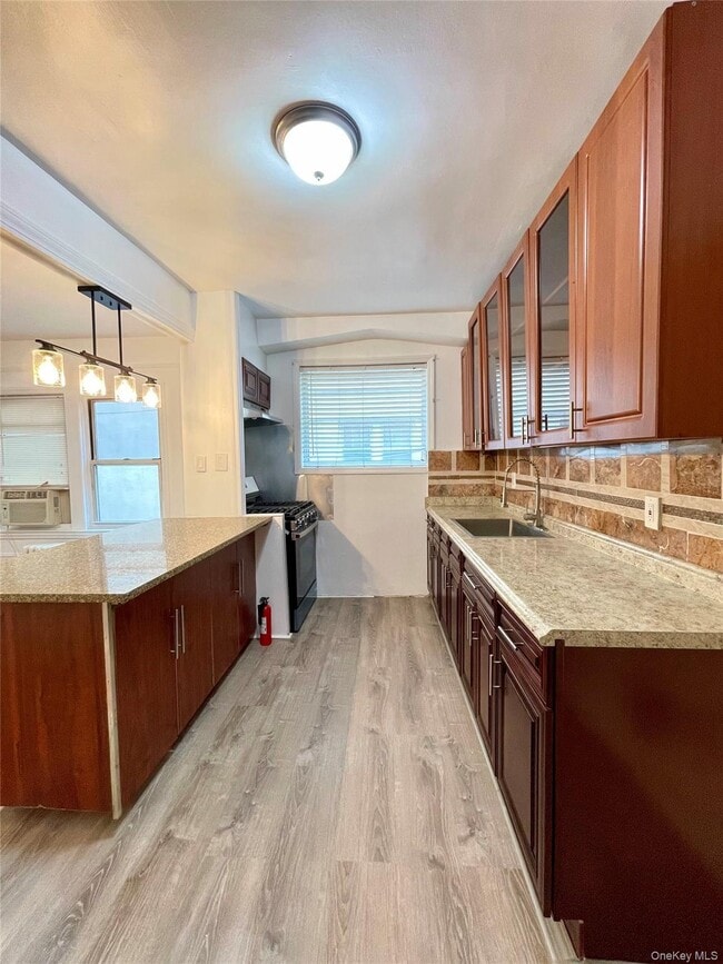 68-11 Alderton St in Queens, NY - Building Photo - Building Photo