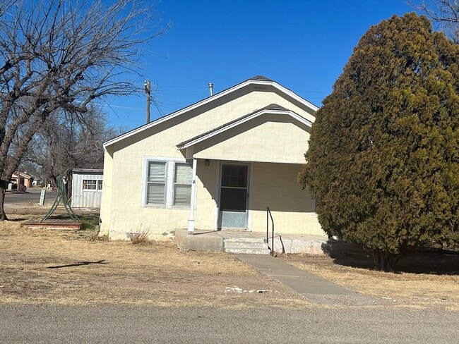 property at 730 W 17th Ln