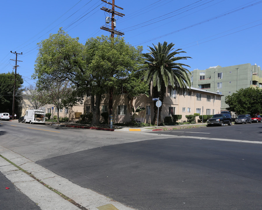 3301 James M Wood Blvd in Los Angeles, CA - Building Photo