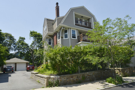 35 Patten St, Unit 3