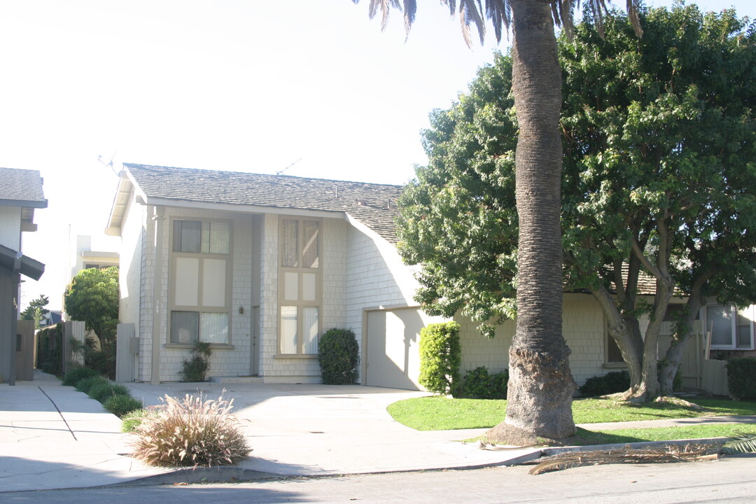 369 Orizaba Ave, Unit 2 in Long Beach, CA - Foto de edificio