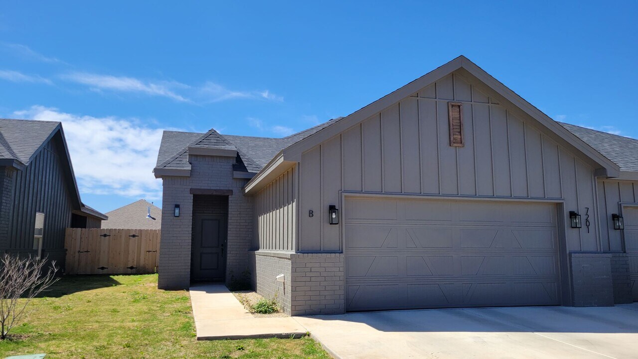 7201 22nd Pl in Lubbock, TX - Building Photo