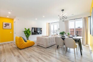 425 Rue Joliette in Longueuil, QC - Building Photo