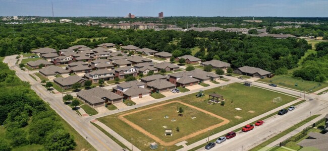 309 Wrangler Ln in Denton, TX - Building Photo - Building Photo