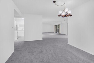 5901 Mt Eagle Dr in Alexandria, VA - Building Photo - Building Photo