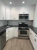 3 Boxwood Ter, Unit 3 in Red Bank, NJ - Building Photo