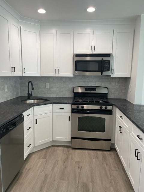 property at 3 Boxwood Ter