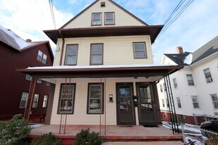 72 N Whittlesey Ave, Unit 1 in Wallingford, CT - Building Photo