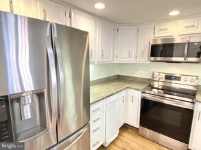 688 S Columbus St in Alexandria, VA - Building Photo - Building Photo