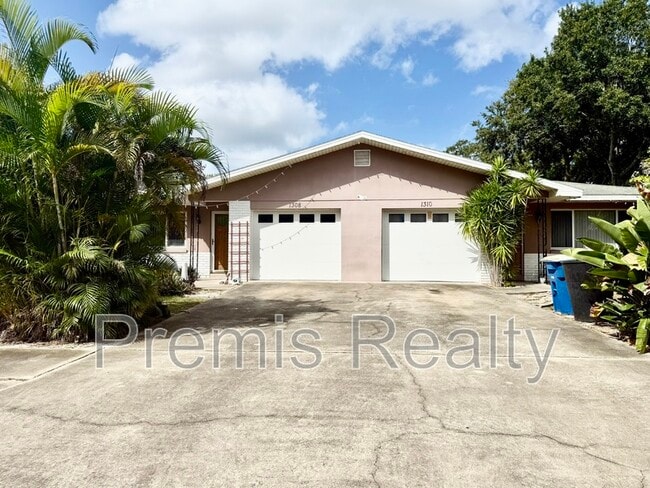 1308 Amble Ln in Clearwater, FL - Building Photo - Building Photo