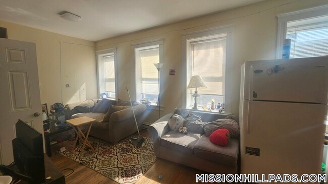 887 Huntington Ave