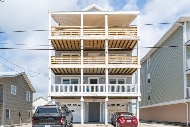 property at 1705 Carolina Beach Ave N