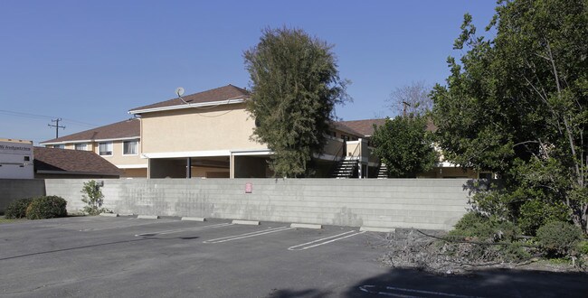 6172 Western Ave in Buena Park, CA - Foto de edificio - Building Photo