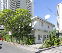 2446 Cleghorn St in Honolulu, HI - Building Photo - Building Photo